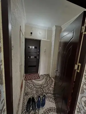 2 xonali kvartira sotiladi − 42 m²