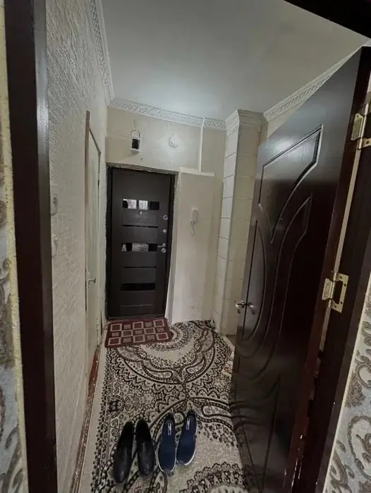 2 xonali kvartira sotiladi − 42 m²