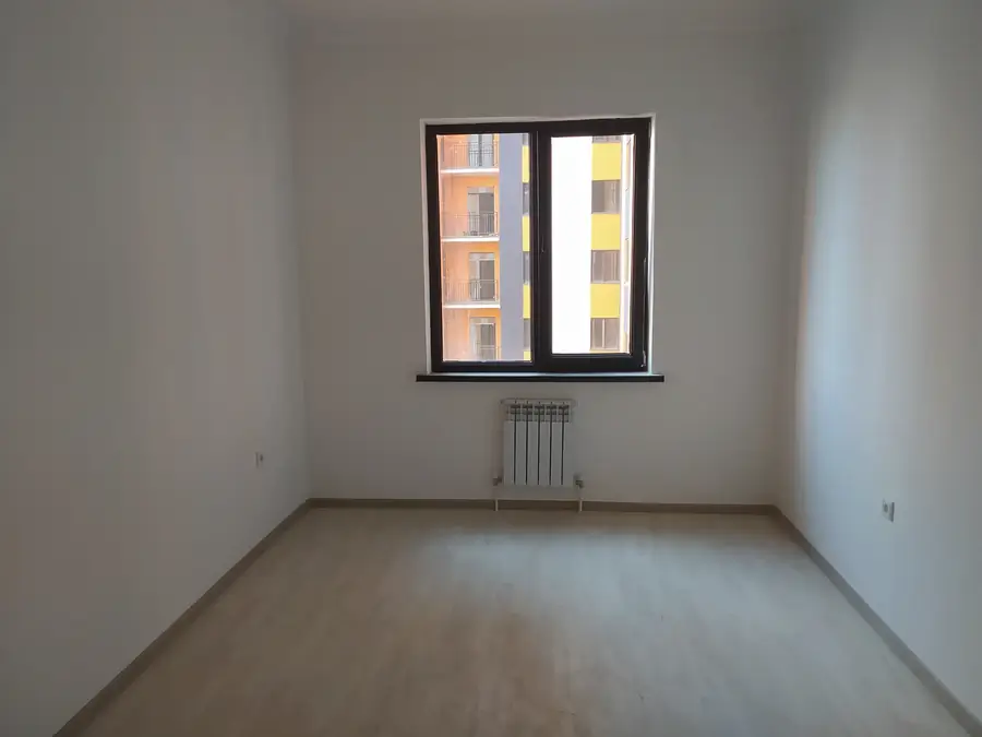 Продается 2-комнатная квартира − 52.4 м²