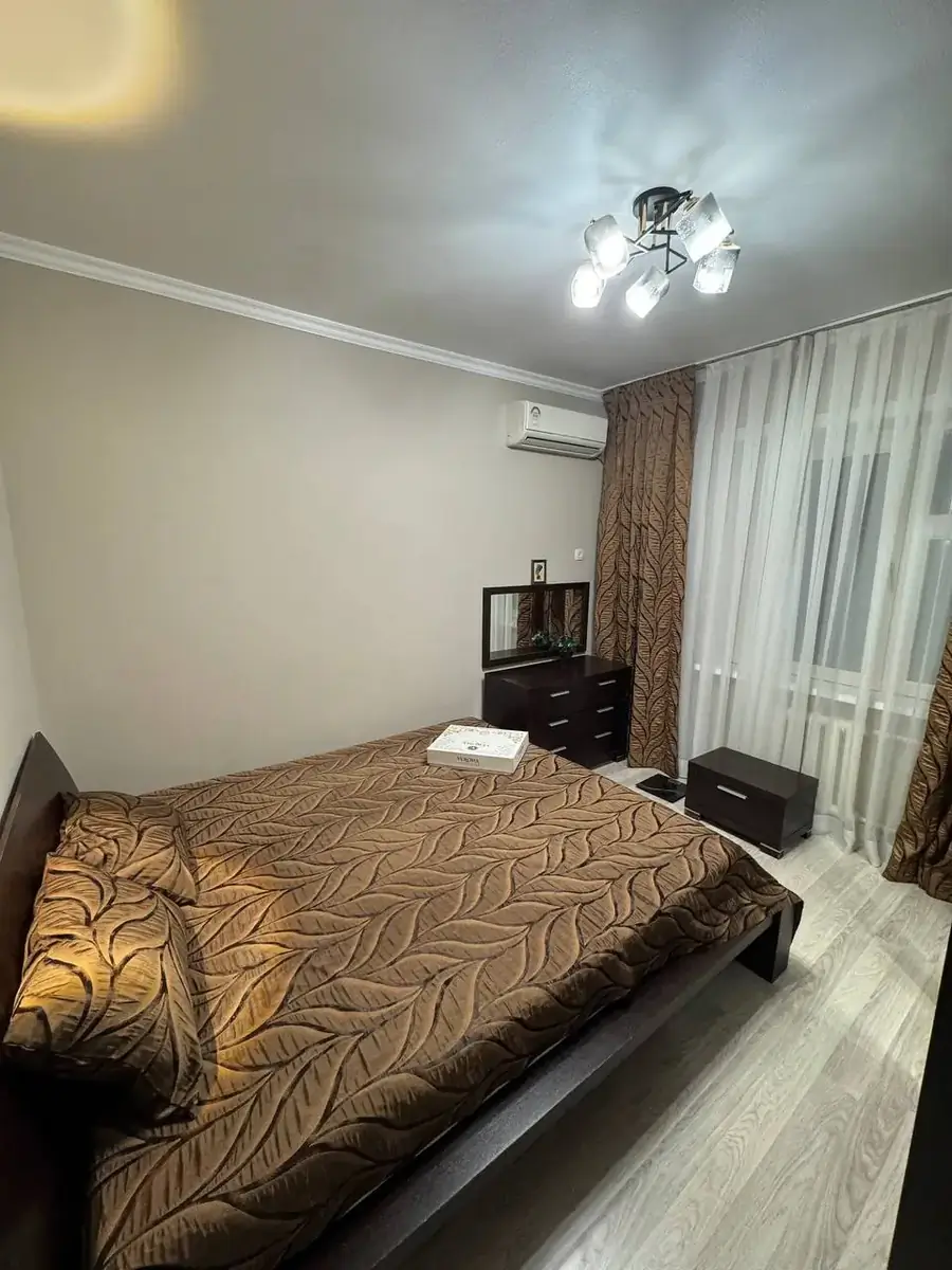 Сдается 3-комнатная квартира − 70 м²