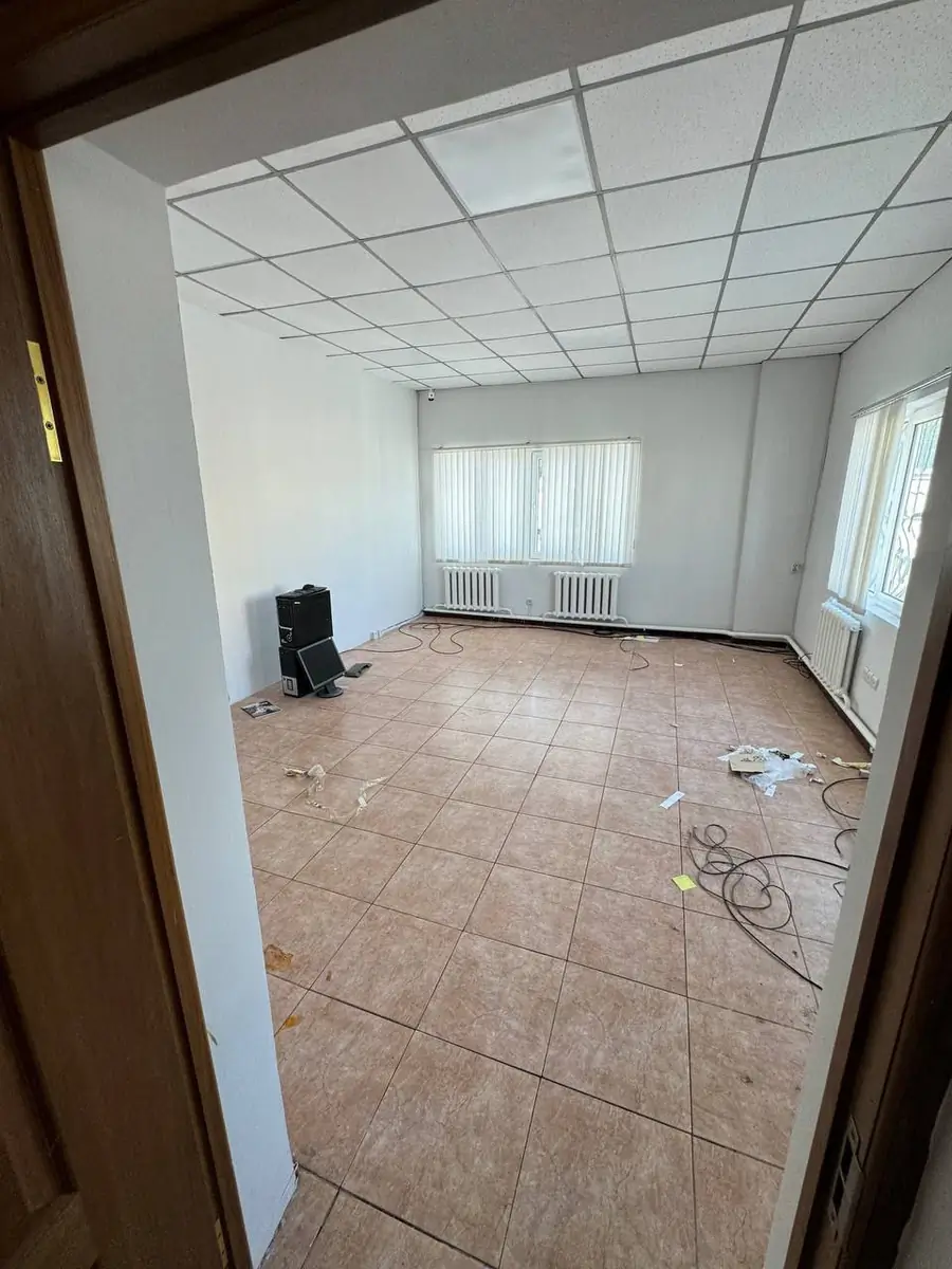 Сдается склад − 816 м²