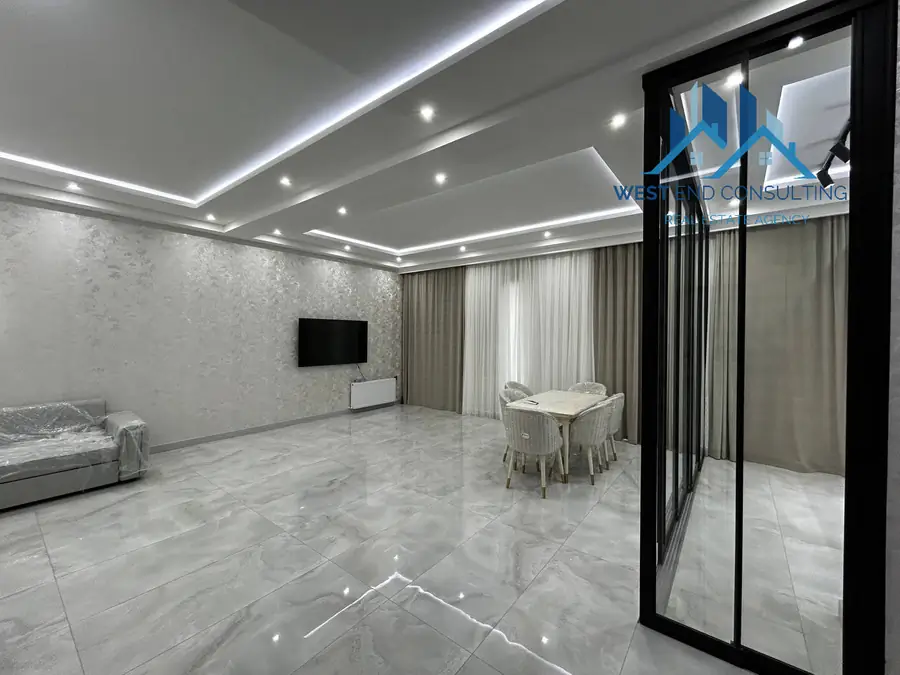Продается 3-комнатная квартира − 110 м²