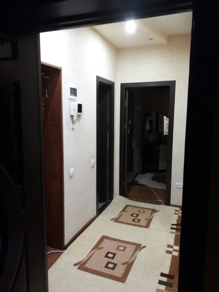 2 xonali kvartira sotiladi − 57 m²