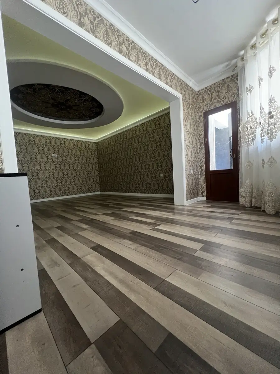 Продается 4-комнатная квартира − 102 м²