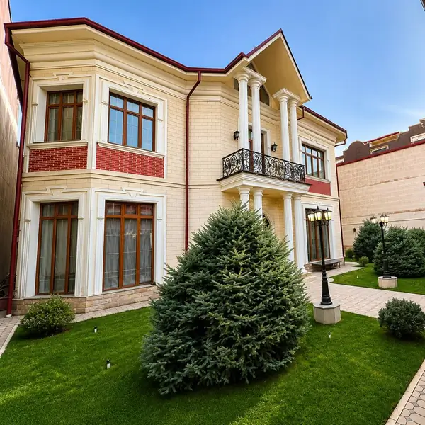Ijaraga 2 qavatli uy − 600 m²