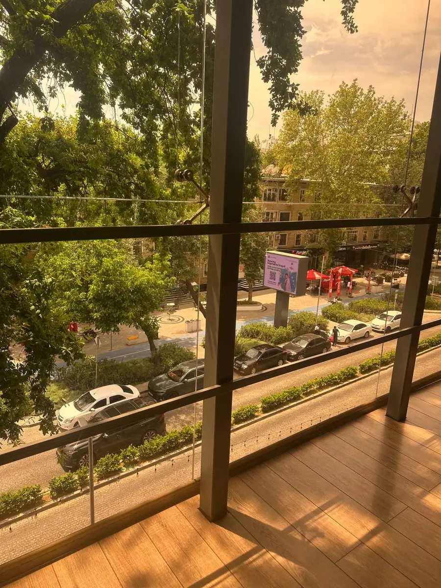 Ijaraga ofis − 200 m²