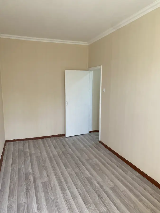 2 xonali kvartira sotiladi − 48.8 m²