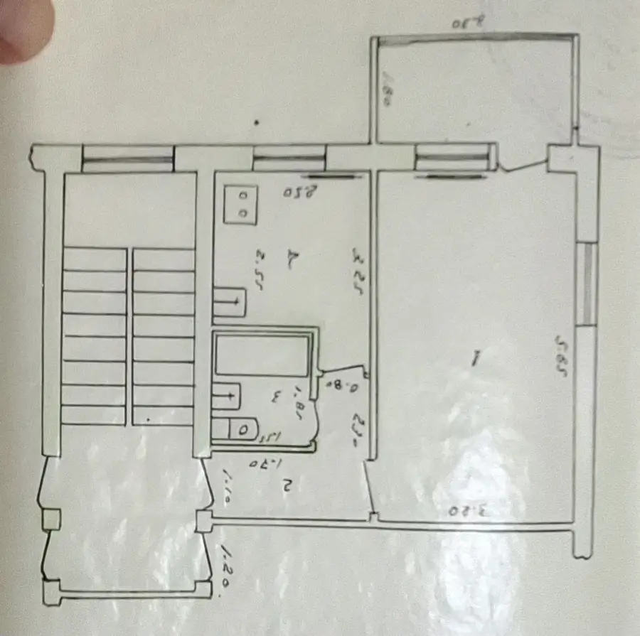 Продается 1-комнатная квартира − 42 м²