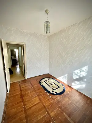 3 xonali kvartira sotiladi − 73 m²