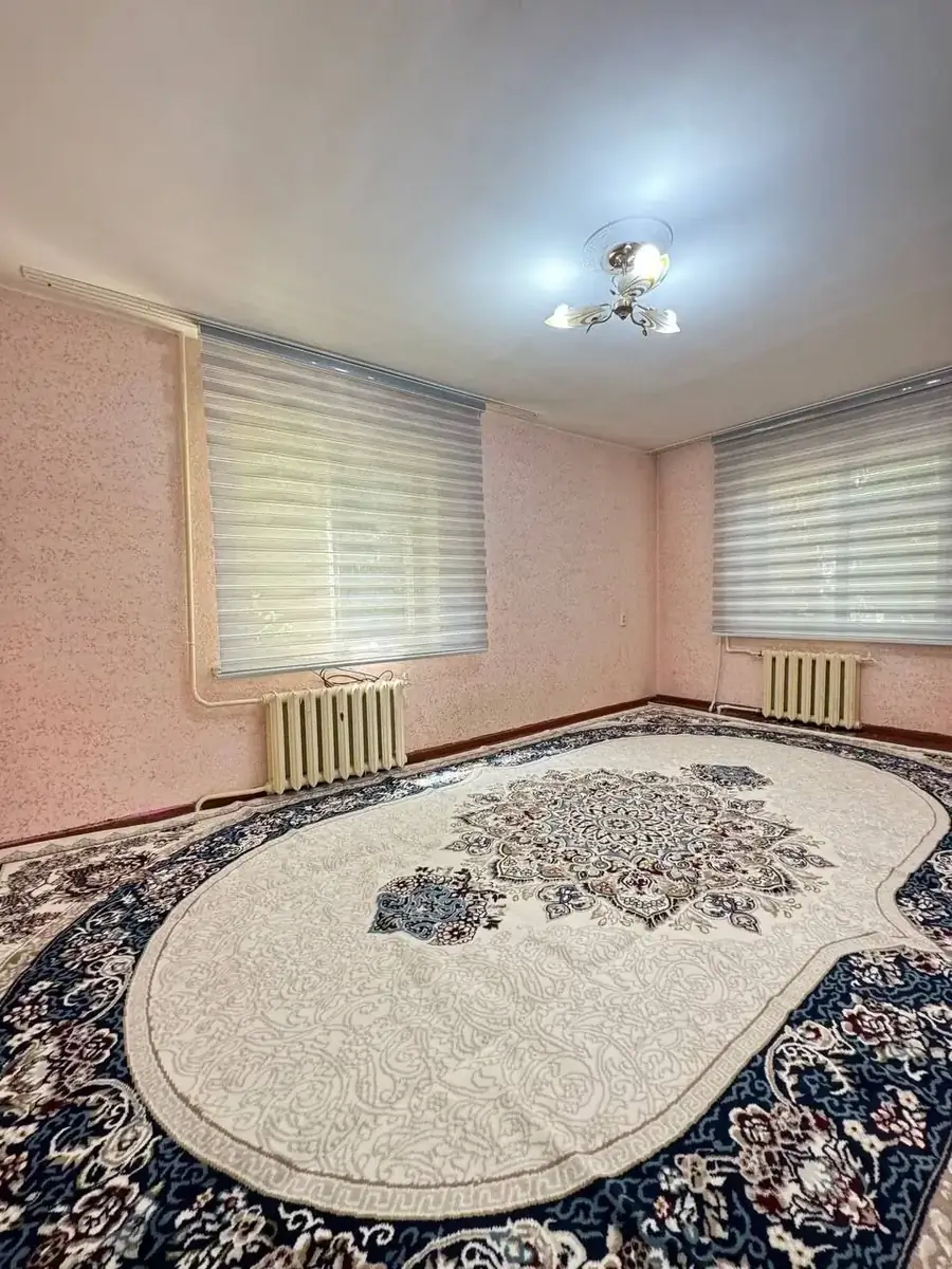 Продается 2-комнатная квартира − 38 м²