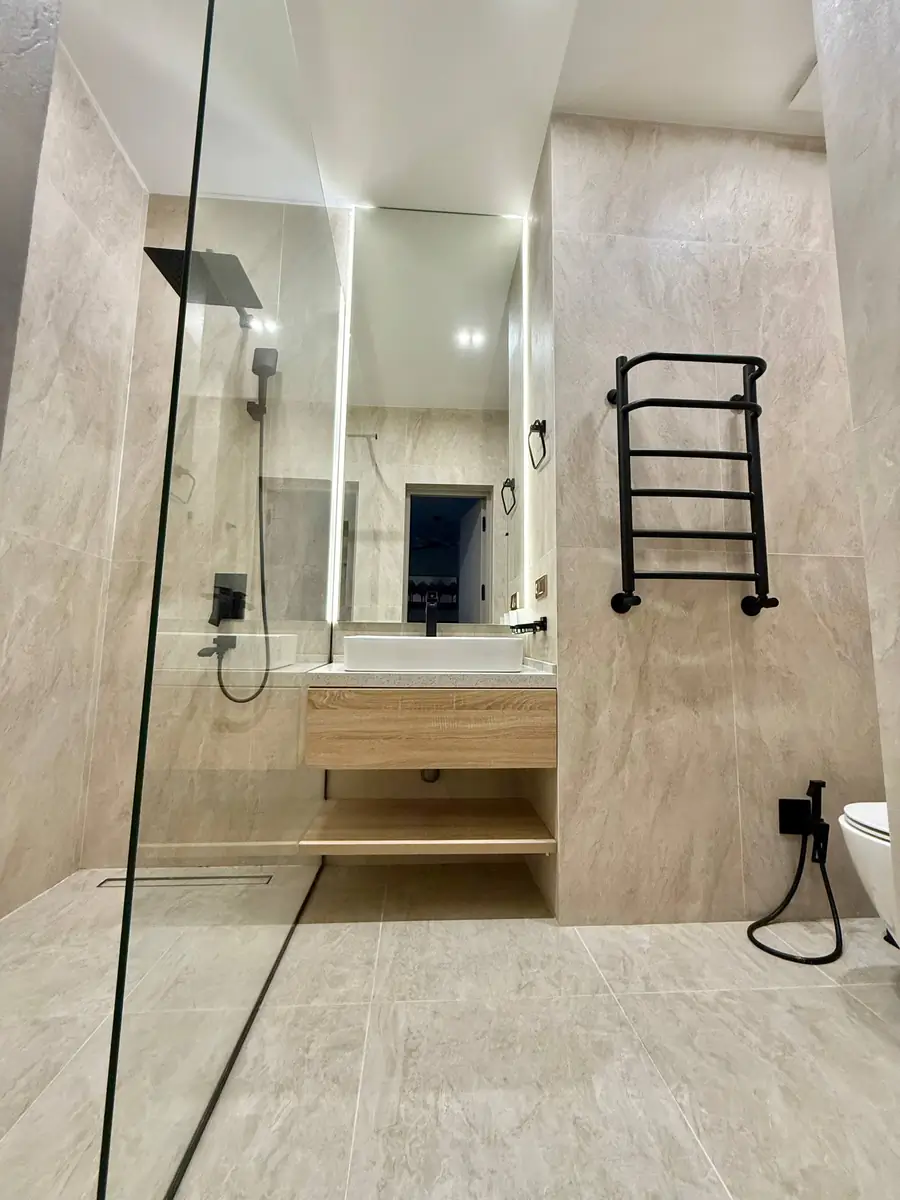 Продается 2-комнатная квартира − 58 м²