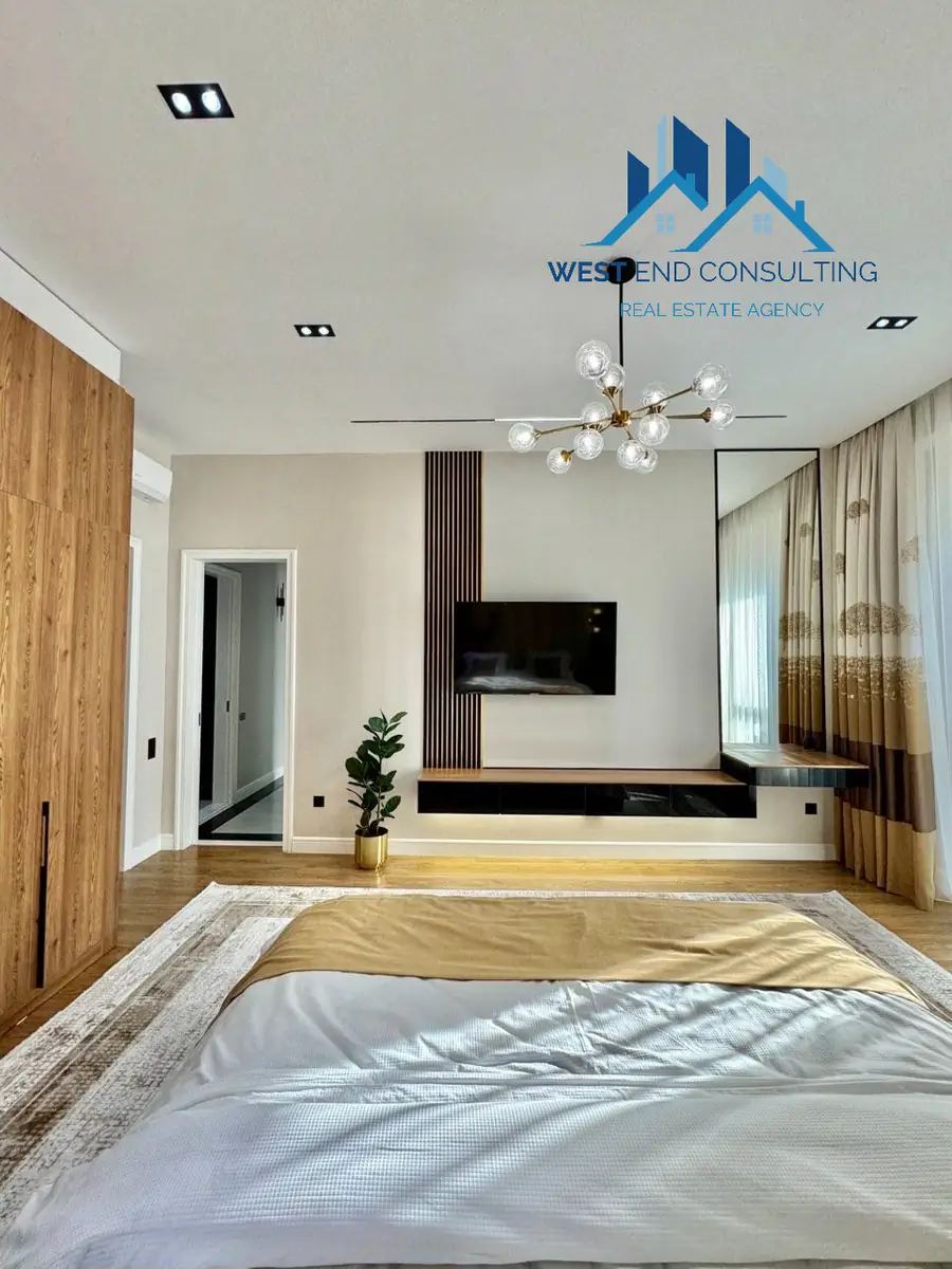 Ijaraga 4 xonali kvartira − 230 m²