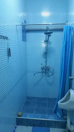 Ijaraga 3 qavatli uy − 270 m²