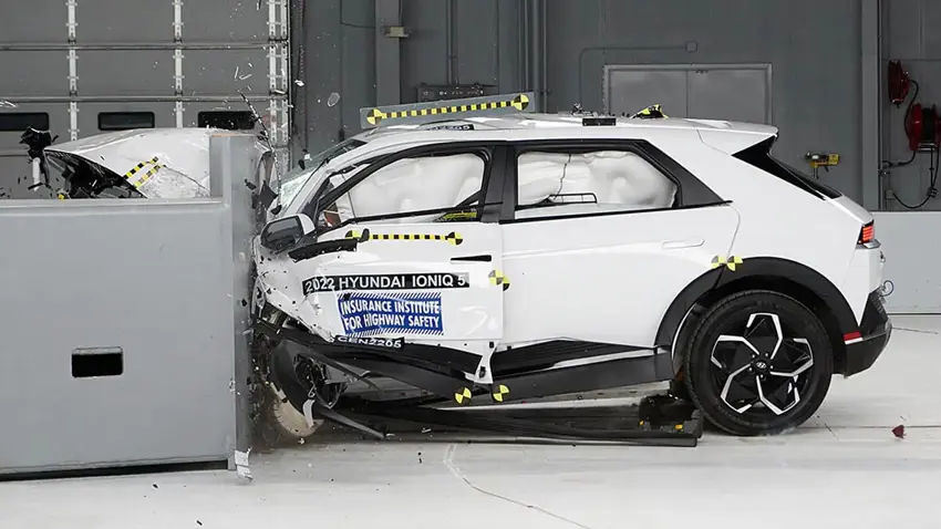 2023-yilning eng xavfsiz uchta elektromobili e’lon qilindi