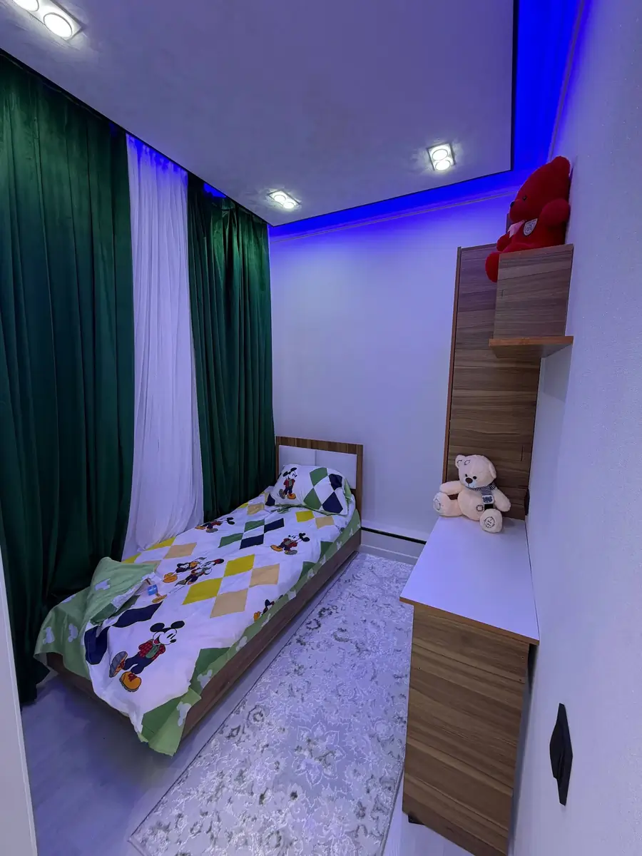 2 xonali kvartira sotiladi − 48 m²