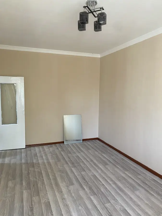 2 xonali kvartira sotiladi − 48.8 m²