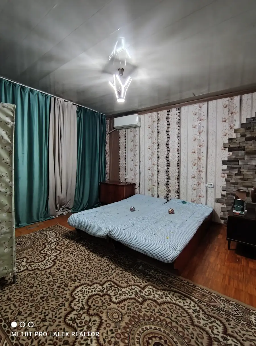 Сдается 2-комнатная квартира − 56 м²