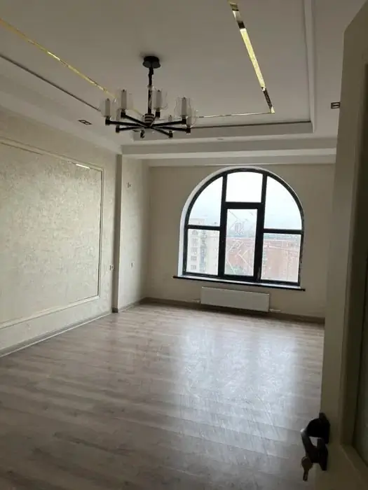 Продается 3-комнатная квартира − 110 м²