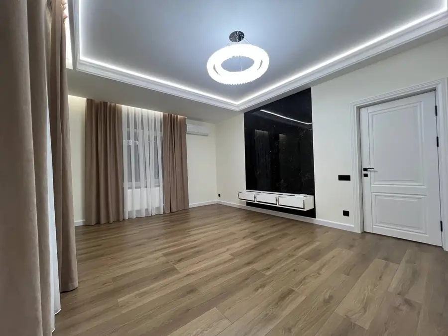 Продается 3-комнатная квартира − 86 м²