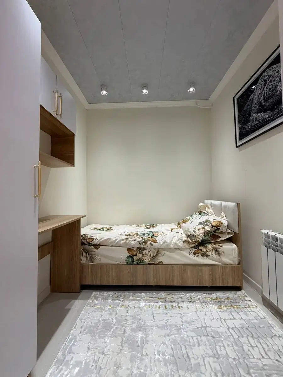 3 xonali kvartira sotiladi − 54 m²