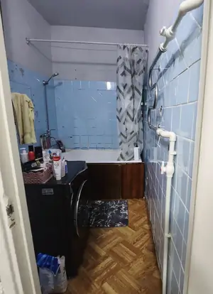 3 xonali kvartira sotiladi − 69 m²