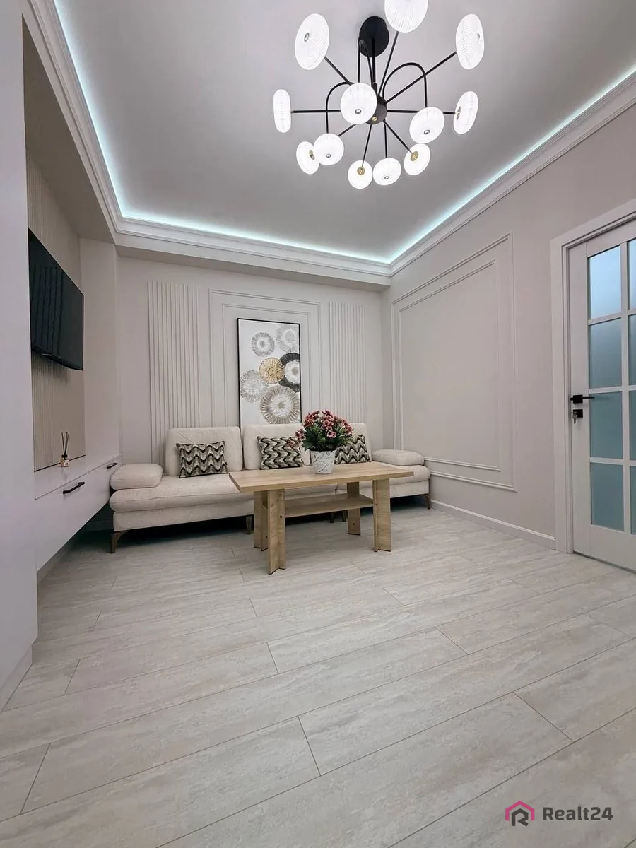 2 xonali kvartira sotiladi − 45 m²