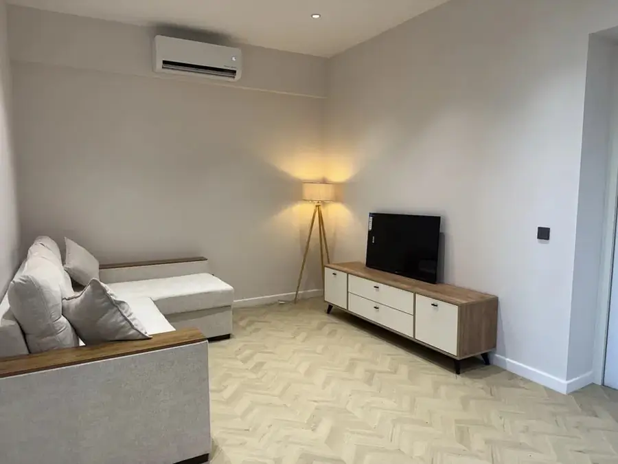 Сдается 2-комнатная квартира − 48 м²