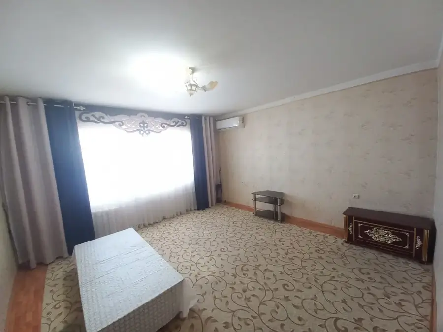 Сдается 2-комнатная квартира − 60 м²