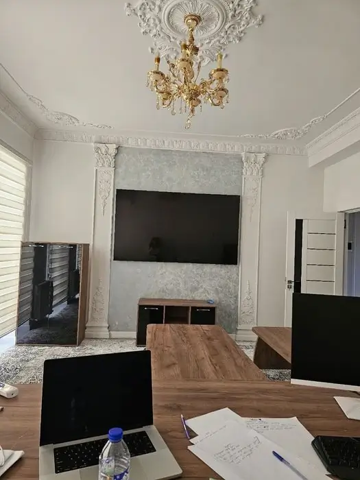 4 qavatli uy − 260 m², 2.5 sot. 