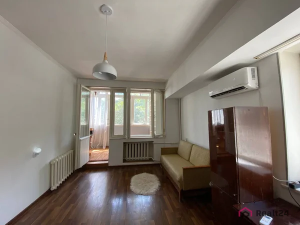 1-комнатная квартира − 42 м², 3/4 этаж