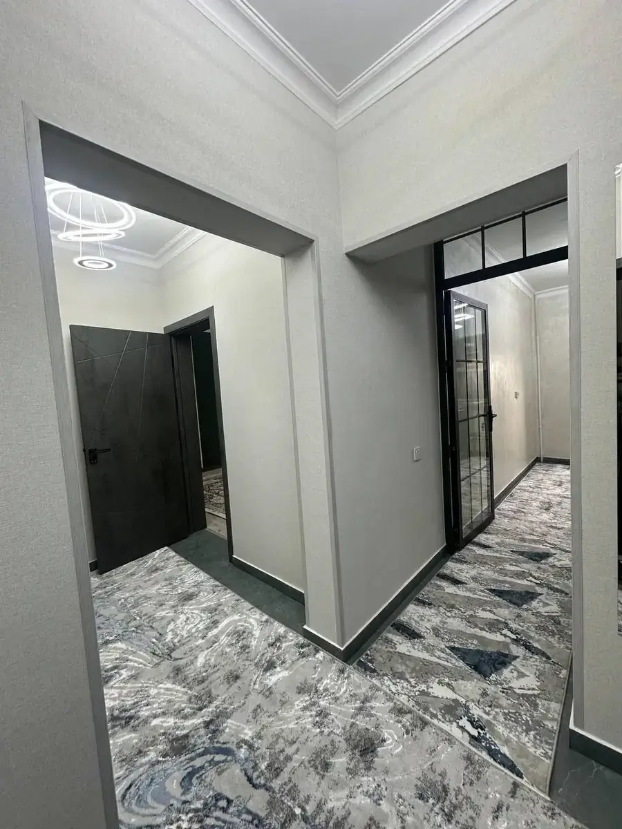 3 xonali kvartira sotiladi − 75 m²