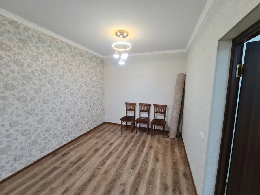 Продается 4-комнатная квартира − 100 м²