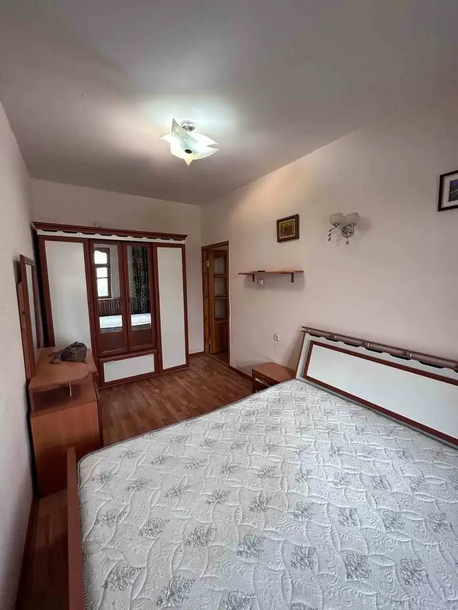 Продается 3-комнатная квартира − 75 м²