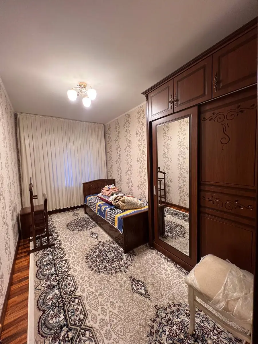 Сдается Более 5-комнатная квартира − 150 м²