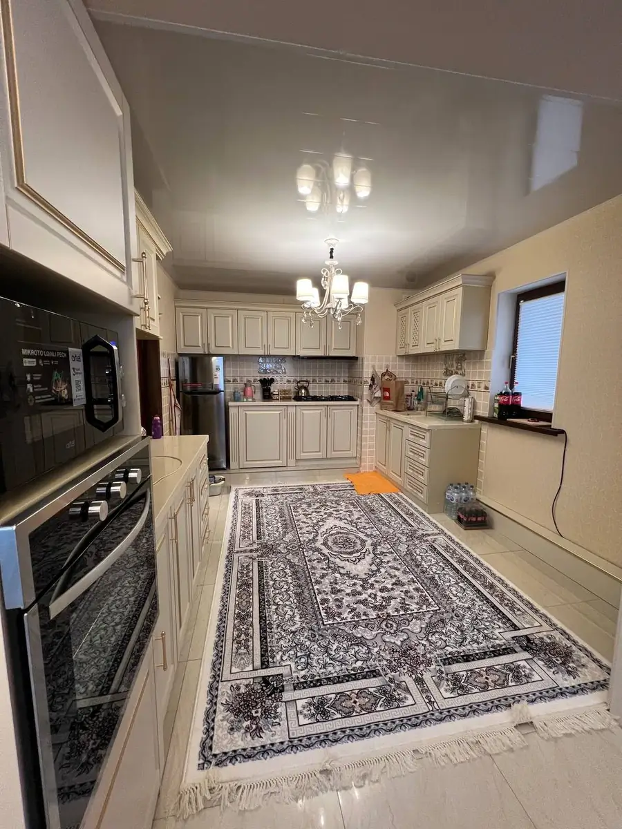 Сдается Более 5-комнатная квартира − 150 м²