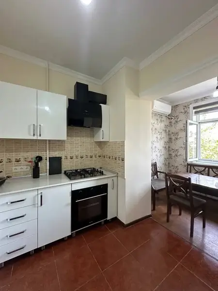 4-комнатная квартира − 90 м², 3/4 этаж