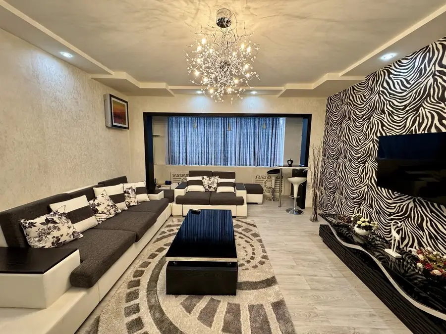 Сдается 2-комнатная квартира − 59 м²