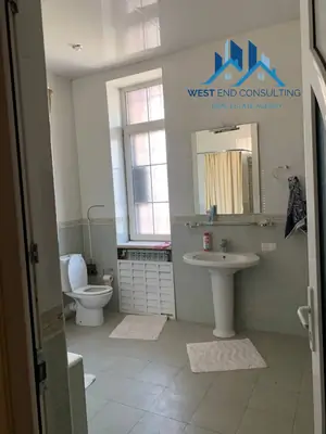 Ijaraga 3 qavatli uy − 350 m²