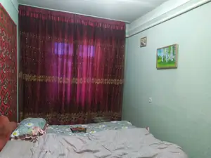 4 xonali kvartira sotiladi − 79 m²