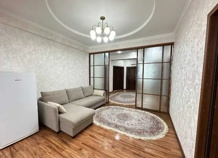 Продается 4-комнатная квартира − 114 м²