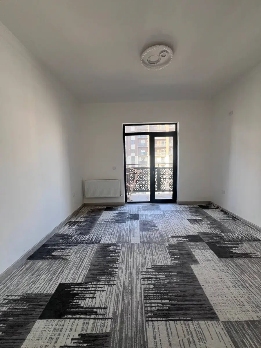 Сдается 2-комнатная квартира − 56 м²