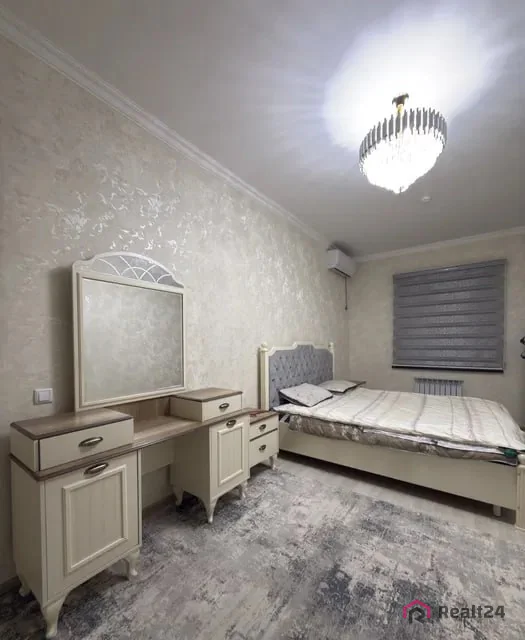Сдается 2-комнатная квартира − 62 м²