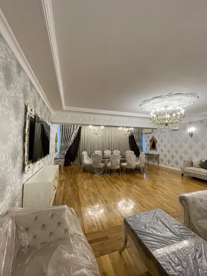 Более 5 xonali kvartira sotiladi − 283 m²