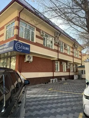 Savdo-sotiq maydoni − 861 m², 1/2 qavat