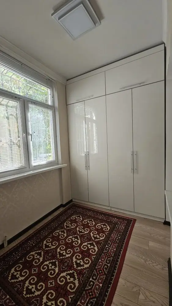 Продается 2-комнатная квартира − 62 м²