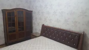 4 xonali kvartira sotiladi − 122 m²