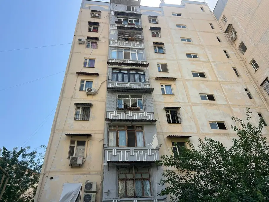 Продается 4-комнатная квартира − 99 м²