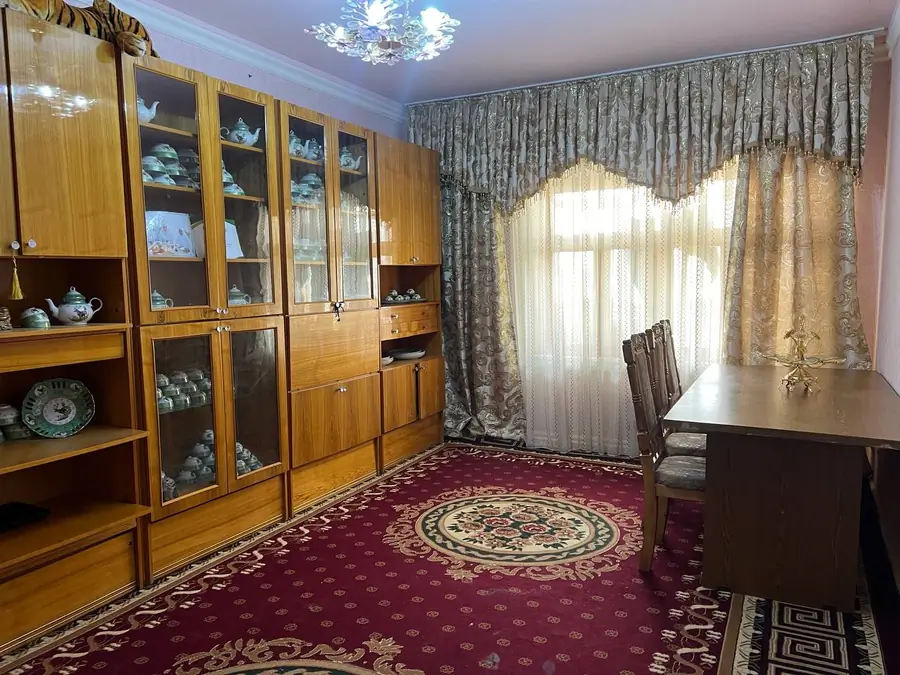 Продается 4-комнатная квартира − 100 м²