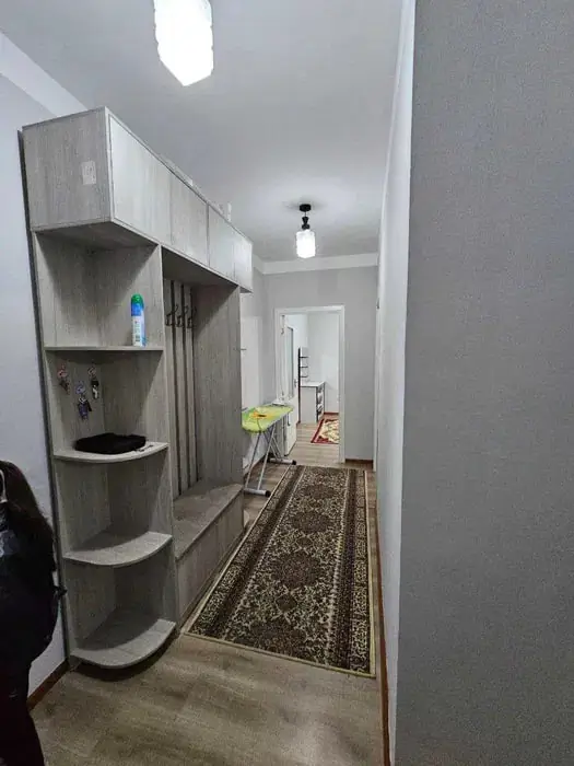 Сдается 2-комнатная квартира − 60 м²