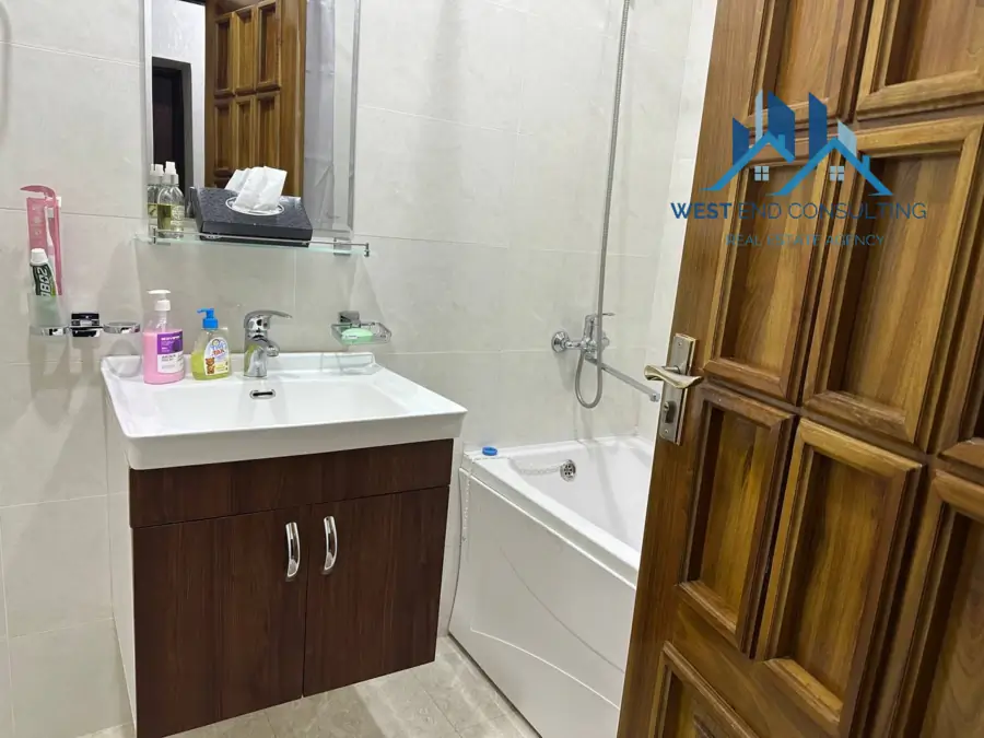 Продается 2-комнатная квартира − 67 м²